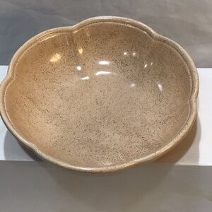 McCoy serving bowl with scalloped edge, EUC, made in USA!